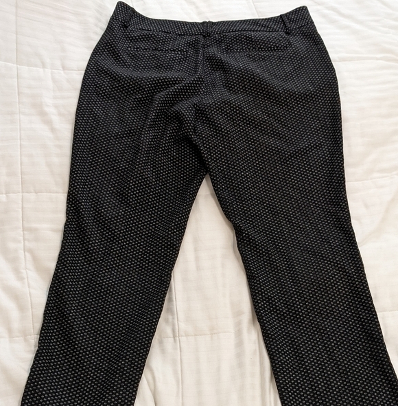 NEW York & Co. Cropped straight leg pants size 10 - Picture 2 of 5